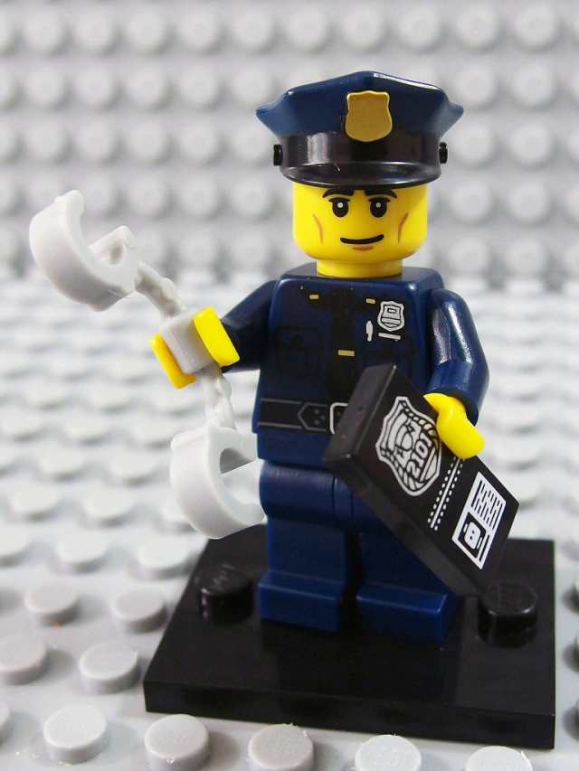 レゴ ミニフィグ シリーズ9 Policemanの通販はau Pay マーケット フィグしま専科