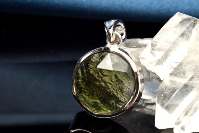 【１点物】シルバー925◇数量限定 モルダバイト　12mm　ダビデの星六芒星 ペンダントトップ 金運・仕事運【送料無料】_PB6724の通販は