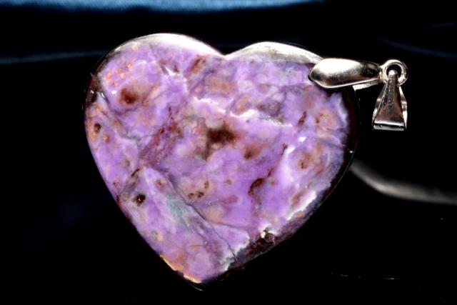【１点物】シルバー925◇高発色 スギライト(杉石)　27x25mm　ハート ペンダントトップ 厄除け【ネコポス送料無料】_PC4607