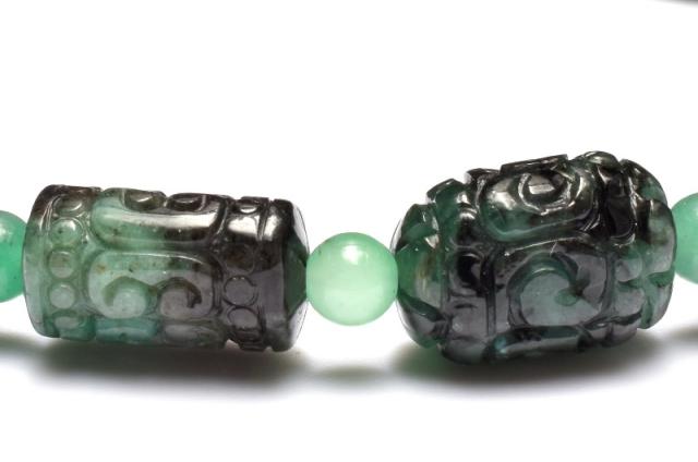 【１点物】高発色◇繊細彫刻 エメラルド　10-13.5x8-10.5(丸玉4)mm　マニ車 チューブ ブレスレット 恋愛運【ネコポス送料無料】_MC8625_1