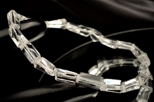 【１点物】AAAA☆透明感際立つ ダンビュライト　8-11x4-5.5mm　原石ラフカット ブレスレット 健康運【ネコポス送料無料】_MD720