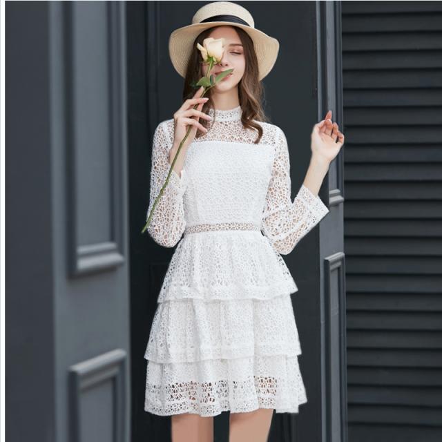 ワンピース 小花柄 70s 小花柄 フェミニン 白 レース 透け長袖 フレア ワンピ ミディ丈 M位 の通販はau Pay マーケット ベースキャンプ