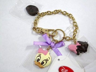 ディズニーストア限定 デイジースイーツ チャームの通販はau Pay マーケット 雑貨マックス