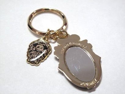 ディズニーリゾート限定 ハロウィン キーホルダー デイジーの通販はau Pay マーケット 雑貨マックス