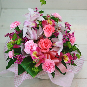 還暦 いい夫婦の日 誕生日 結婚記念日 ９４ おまかせ ピンク系フラワーアレンジメント 花ギフト還暦祝い 誕生日 ホの通販はau Pay マーケット フラワーギフト屋