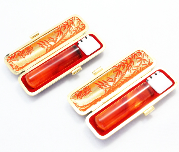 【送料無料】  印鑑・はんこ/琥珀樹脂印鑑２本セット/【13.5/15.0mm】本トカゲ革印鑑ケース（金枠）付実印|銀行印|認印|個人印鑑|ハンコ|の通販は