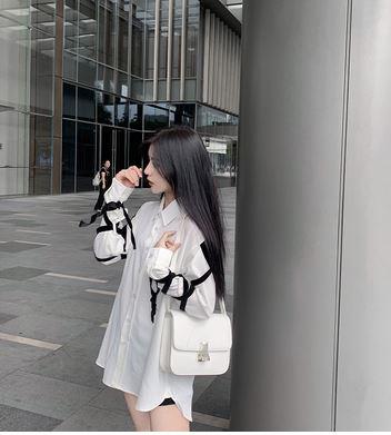 セミロリータ ブラウス 無地 バイカラー リボン 長袖 原宿系 かわいい ガーリー カジュアル カッコいい 格好良い クール フェミニン レデの通販はau Pay マーケット Luxury ラグジュアリー