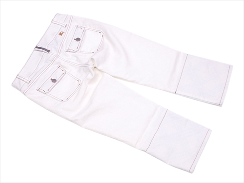ブルーレーベル　ホワイトパンツ BLUE LABEL CRESTBRIDGE（ブルーレーベルクレストブリッジ）の