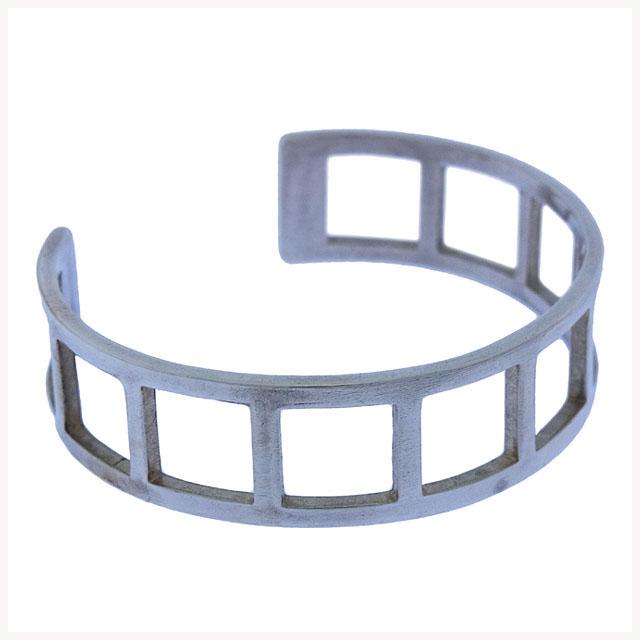 グッチ ブレスレット バングル アクセサリー クスエア型抜き 中古の通販はブレスレット