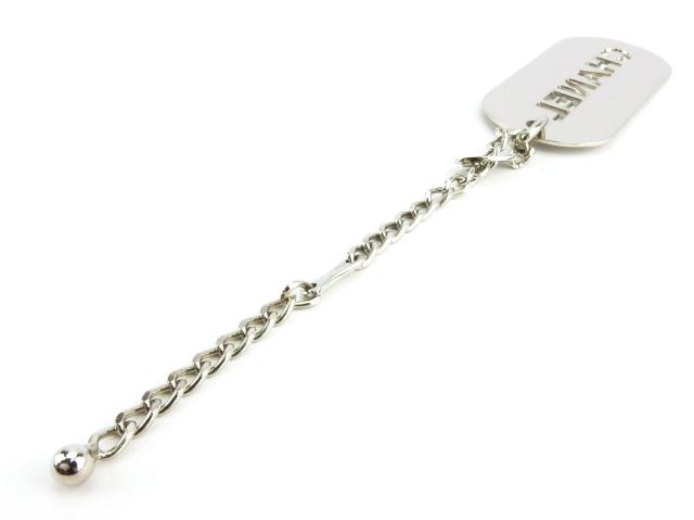正規品　CHANEL シャネル シルバー　ロゴ プレート キーホルダー チャーム 正規品 CHANEL シャネル シルバー ロゴ プレート キーホルダー