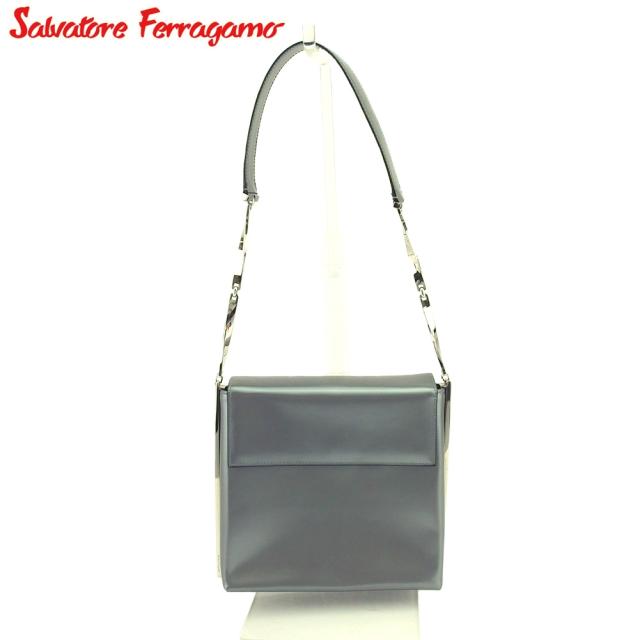サルヴァトーレ フェラガモ ショルダーバッグ ワンショルダー バッグ スクエア レディース 中古の通販は 40,632円