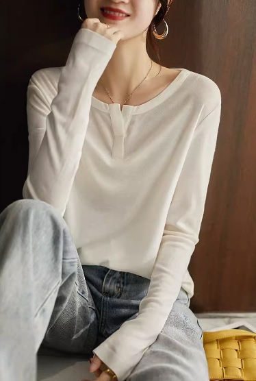 トップス カットソー 白トップス 袖あり 長袖 Vネック ストレート シンプル カジュアル 大人 おしゃれ お洒落 大人女子 こなれ感 ラフ 無地 春 夏 10代 20代 30代 40代 レディース 女性用 ママ お出かけ 休日 着回し 普段使い 重ね着 楽ちん S M L XL 白 ホワイト 黒 ブラックの通販は