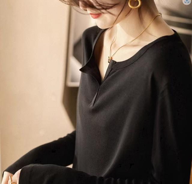 トップス カットソー 白トップス 袖あり 長袖 Vネック ストレート シンプル カジュアル 大人 おしゃれ お洒落 大人女子 こなれ感 ラフ 無地 春 夏 10代 20代 30代 40代 レディース 女性用 ママ お出かけ 休日 着回し 普段使い 重ね着 楽ちん S M L XL 白 ホワイト 黒 ブラックの通販は