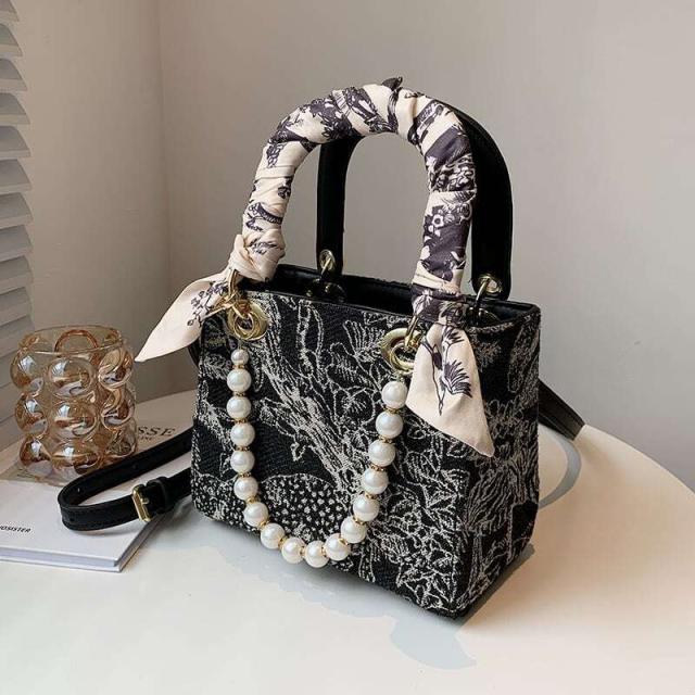 レディース スカーフ ハンドル ミニスクエア バッグ ショルダーバッグ ハンドバッグ パール カバン ガーリー 大人可愛い ママコーデの通販は 4,860円