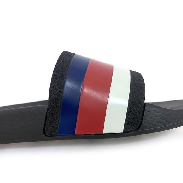 グッチ シャワー サンダル ブラック トリコロール 308234 未使用 26.0cm ラバー Sランク GUCCI 美品 シャワーサンダル 靴 メンズ ぺたんこ ストライプ ネイビー レッド ホワイト 定番 人気 アパレル ロゴ カジュアル ビーチ プール 箱付 ブランド 本物 鑑定済み