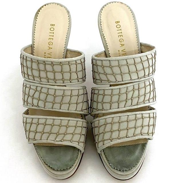 ボッテガ ヴェネタ ミュール サンダル グレー モスグリーン 美品 22.0cm 35 レザー サテン 中古 BOTTEGA VENETA 灰色 9cm ピンヒール ヒール ハイヒール レディース シューズ 靴 網 メッシュ アパレル お洒落 高級感 上品 エレガント 夏 ブランド 本物 鑑定済み
