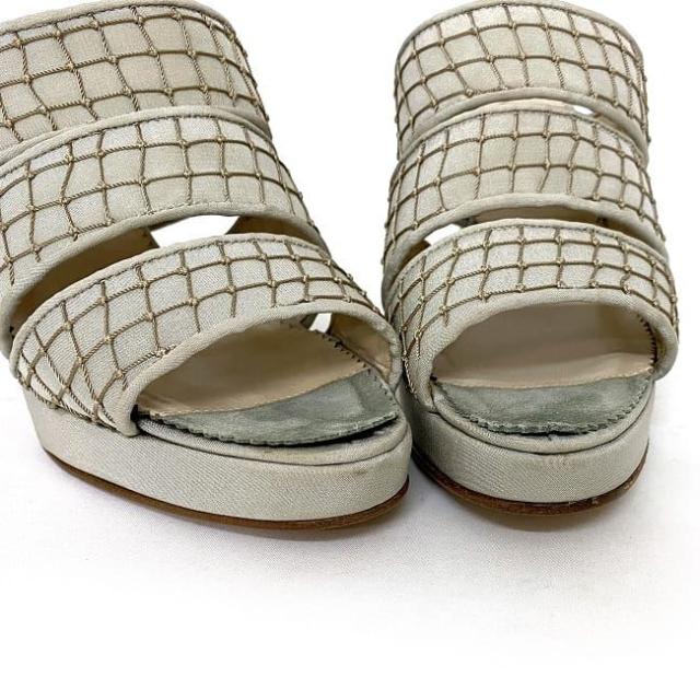 ボッテガ ヴェネタ ミュール サンダル グレー モスグリーン 美品 22.0cm 35 レザー サテン 中古 BOTTEGA VENETA 灰色 9cm ピンヒール ヒール ハイヒール レディース シューズ 靴 網 メッシュ アパレル お洒落 高級感 上品 エレガント 夏 ブランド 本物 鑑定済み