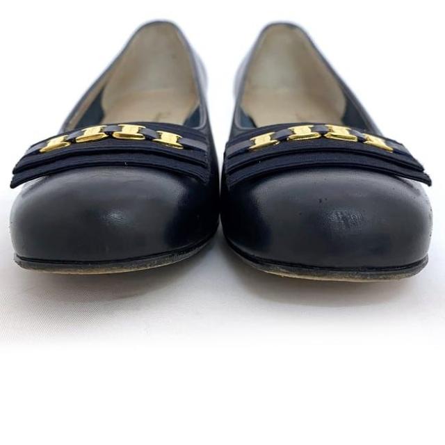 サルヴァトーレ フェラガモ パンプス ブラック ネイビー ゴールド ヴァラ 美品 24.0cm 6 1/2 レザー GP 中古 Salvatore Ferragamo ヒール レディース シューズ リボン 黒 定番 人気 金具 アパレル 女性 シンプル 靴 お洒落 高級感 ブランド 本物 鑑定済み