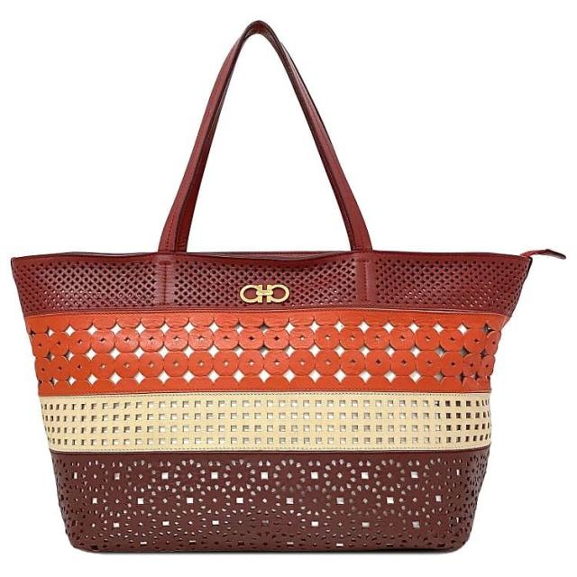 サルヴァトーレ フェラガモ トートバッグ レッド ベージュ オレンジ ガンチーニ 美品 レア レザー 中古 Salvatore Ferragamo 肩掛け 軽い ロゴ 花 ファスナー 定番 人気 女性 レディース 大容量 通勤 通学 赤 高級感 カジュアル お洒落 ブランド 本物 鑑定済み