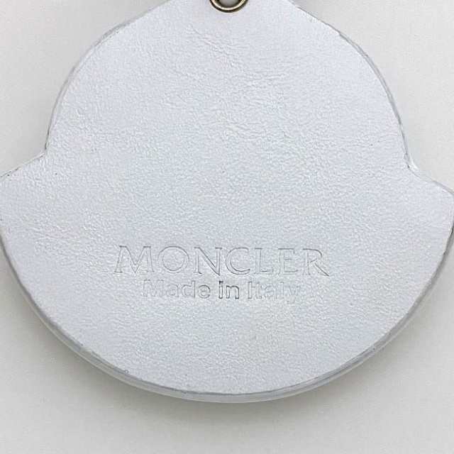 モンクレール キーリング ホワイト シルバー I209A6F00004M2489032 美品 ロゴ レザー メタル 中古 MONCLER 白 チャーム  バッグチャーム ｜au PAY マーケット