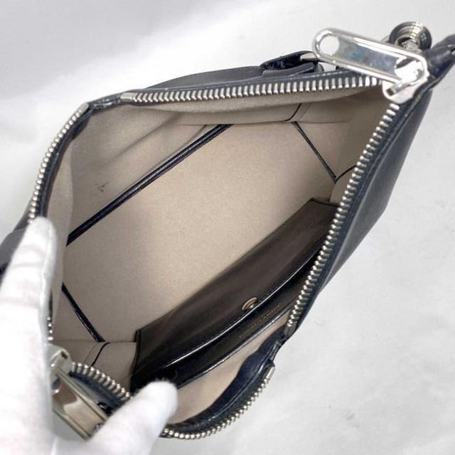 ジミーチュウ ワンショルダー バッグ ブラック シルバー RAVEN チェーン レザー 中古 JIMMYCHOO ダブルファスナー 肩掛け 定番 人気 女性 レディース 通勤 通学 ビジネス シンプル 無地 黒色 お洒落 革 本革 カジュアル エレガント 上品 ブランド 本物 鑑定済み ジミーチュウ ワンショルダー バッグ ブラック シルバー RAVEN チェーン レザー 中古 JIMMYCHOO ダブルファスナー 肩掛け 定番 人気 女性 レディース 通勤 通学 ビジネス シンプル 無地 黒色 お洒落 革 本革 カジュアル エレガント 上品 ブランド 本物 鑑定済み