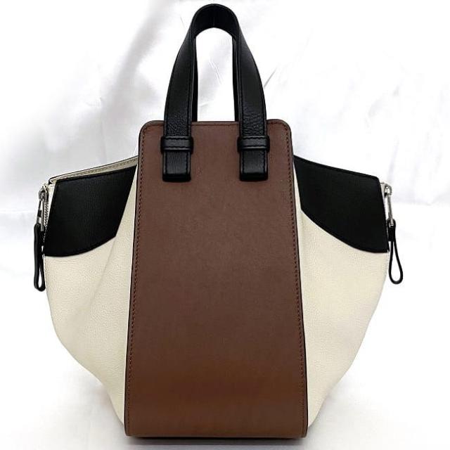 ロエベ ２way バッグ ハンモック スモール ブラウン ブラック ホワイト 387.12PS35 美品 カーフ グレイン レザー 中古 LOEWE ハンドバッグ ショルダーバッグ 茶色 白 黒 定番 人気 レディース お洒落 高級感 上品 カジュアル マチ有 ブランド 本物 鑑定済み
