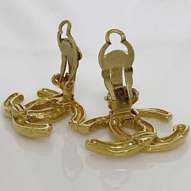 シャネル イヤリング ゴールド A02452 美品 ココマーク GP 中古 93 P CHANEL アクセサリー ヴィンテージ ロゴ ジュエリー 定番  人気 ブランドアクセ レディース ブランドロゴ シンプル 蝶バネ式 お洒落 高級感 上品 エレガント ブランド 本物 鑑定済みの通販はau PAY  ...