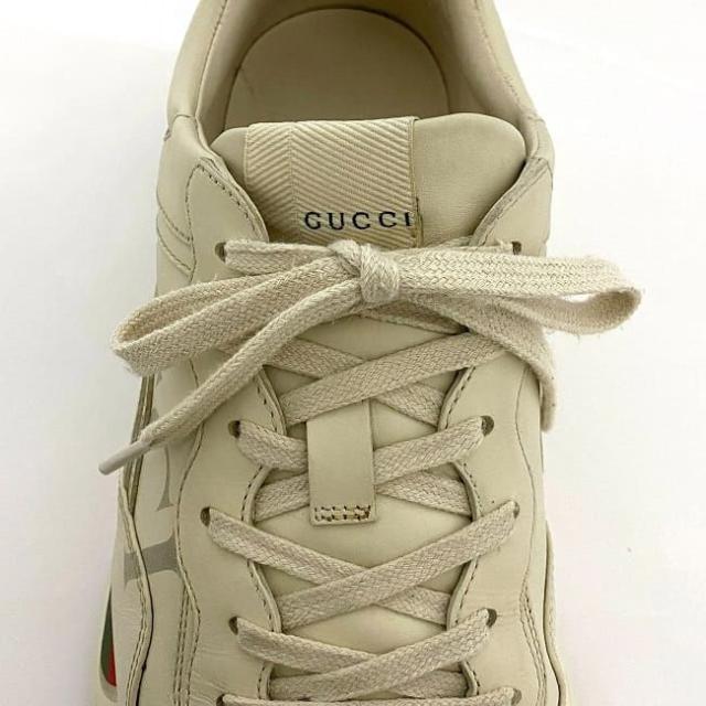 グッチ スニーカー ホワイト シェリー インターロッキング 500877 美品 ヴィンテージ ロゴ レザー 中古 GUCCI GG ロゴ 靴 メンズ 26.5cm 7.5 アパレル カジュアル 高級感 普段使い お洒落 人気 ファッション小物 男性 上品 白 紐 ブランド 本物 鑑定済み