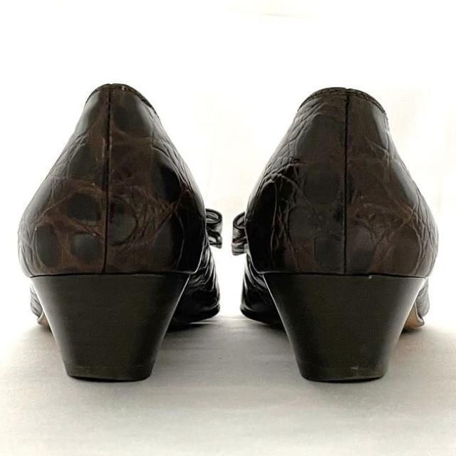 サルヴァトーレ フェラガモ パンプス ブラウン ヴァラ ec-19931 美品 22.5cm 5 レザー クロコ型押し 中古 Salvatore Ferragamo アパレル リボン ヴィンテージ 3cm ヒール 定番 人気 レディース 通勤 通学 革 レトロ シンプル 上品 茶色 ブランド 本物 鑑定済みの通販は サルヴァトーレ フェラガモ パンプス ブラウン ヴァラ ec-19931 美品 22.5cm 5 レザー クロコ型押し 中古 Salvatore Ferragamo アパレル リボン ヴィンテージ 3cm ヒール 定番 人気 レディース 通勤 通学 革 レトロ シンプル 上品 茶色 ブランド 本物 鑑定済みの通販は