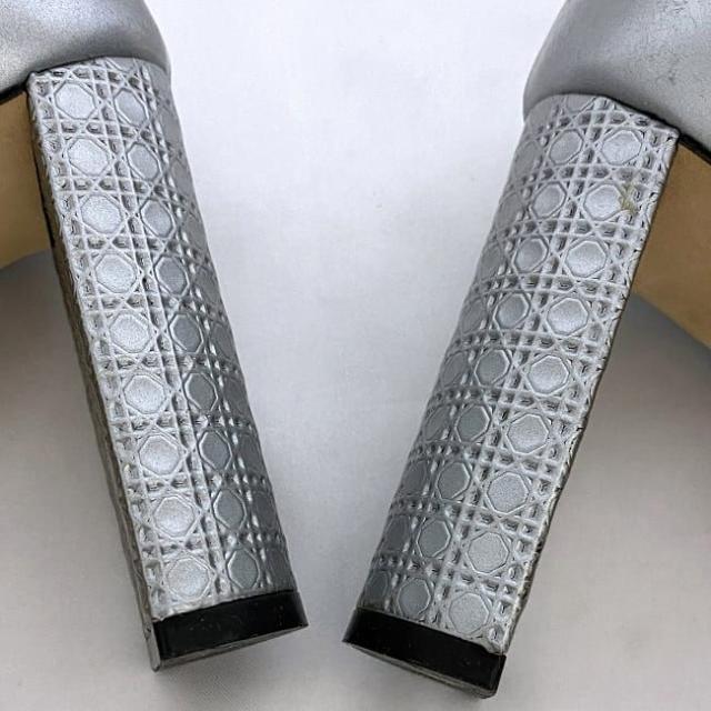 クリスチャン ディオール パンプス シルバー ec-20468 23.0cm 美品 レザー 中古 Christian Dior 8.5cm ヒール レディディオール レディース 靴 定番 人気 お洒落 女性 パーティー フォーマル 上品 ブランド小物 アパレル 高級感 ブランド 本物 鑑定済み