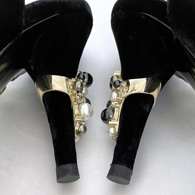 シャネル ミュール サンダル ゴールド ブラック マトラッセ ec-20739 美品 23.0cm 36 ベロア レザー パール ラインストーン 中古 CHANEL アパレル ピンヒール レディース ヴィンテージ スエード シューズ 箱付き 箱有 華やか お洒落 ブランド 本物 鑑定済み