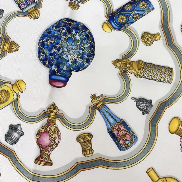 エルメス HERMES スカーフ　カレ90 クリーニング済み HERMES Vintage Silk Scarf Carre 90 SPRINGS エルメス シルクスカーフ