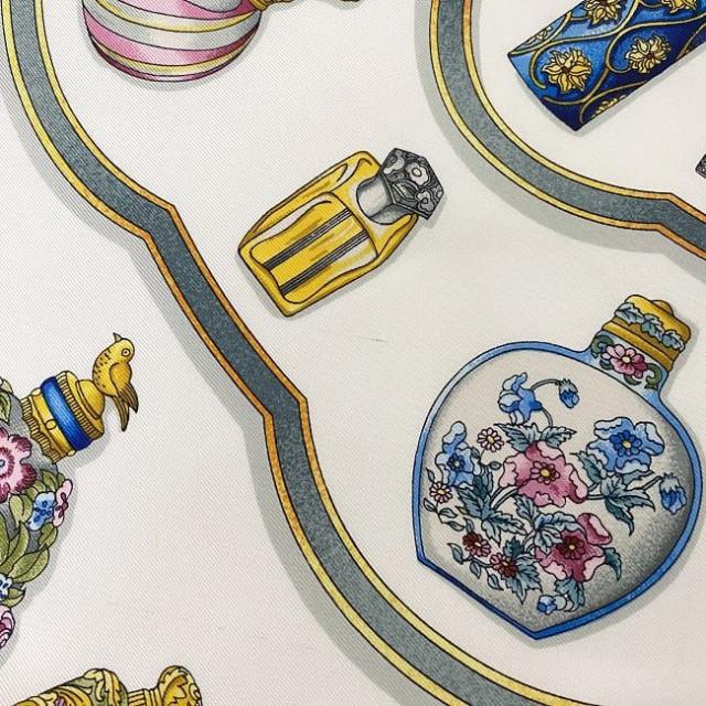 エルメス 絹100%スカーフ クリーニング済み エルメス スカーフ カレ 90