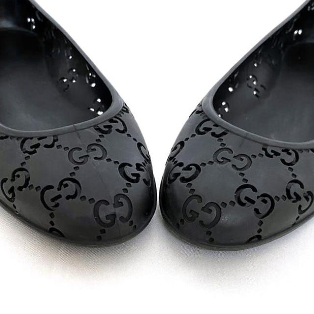 グッチ フラット シューズ ブラック シマ 美品 24.0cm ラバー 中古 GUCCI アパレル 靴 GG カット レディース 女性 人気 軽い カジュアル サマーシューズ 通気性 黒 お洒落 高級感 ロゴ 上品 普段使い ブランドシューズ くつ  ブランド 本物 鑑定済み