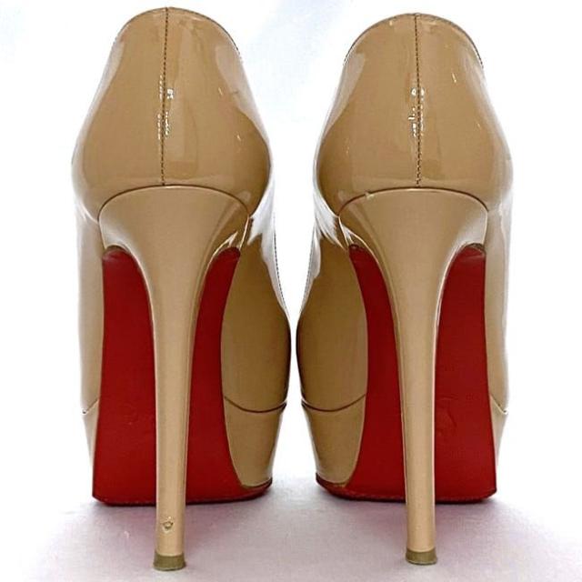 クリスチャン ルブタン パンプス ec-20989 ベージュ 美品 21.5cm パテント レザー 中古 Christian Louboutinn レディース ピンヒール 靴 アパレル 革 女性 シンプル お洒落 通勤 通学 ヒール 11.5cm 美脚 脚長 無地 エレガント 高級感 ブランド 本物 鑑定済み