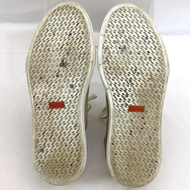 エルメス スニーカー ベージュ ホワイト 美品 27.5cm スエード レザー ラバー 中古 HERMES 靴 メンズ ローカット シューズ アパレル 箱有 人気 男性 カジュアル シンプル お洒落 ブランドシューズ 高級感 上品 靴紐 普段使い アクセント ブランド 本物 鑑定済み