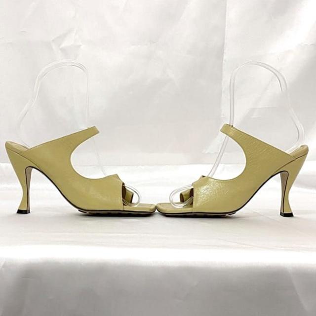 ボッテガヴェネタ ヒール サンダル ec-21730 イエローベージュ 610521 VBSH0 9483 37 24.0cm 美品 レザー 中古 BOTTEGA VENETA アパレル スクエア ピンヒール レディース シューズ 人気 定番 お洒落 黄色 上品 革 シンプル 女性 ブランド 本物 鑑定済み