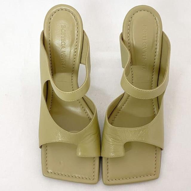 ボッテガヴェネタ ヒール サンダル ec-21730 イエローベージュ 610521 VBSH0 9483 37 24.0cm 美品 レザー 中古 BOTTEGA VENETA アパレル スクエア ピンヒール レディース シューズ 人気 定番 お洒落 黄色 上品 革 シンプル 女性 ブランド 本物 鑑定済み