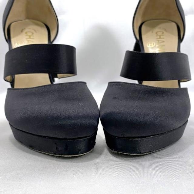 シャネル ヒール ec-22079 ブラック 美品 23.0cm サテン 中古 CHANEL ヴィンテージ リボン 靴 シューズ レディース ハイヒール 人気 定番 お洒落 シンプル 高級感 上品 エレガント 女性 レディース 黒 可愛い パーティー ワンポイント ブランド 本物 鑑定済み