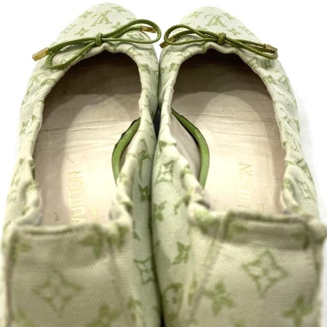 ルイ ヴィトン フラットシューズ ec-22814 ライトグリーン モノグラム ミニ 美品 24.0cm キャンバス ラバー 中古 AR0093 LOUIS VUITTON リボン 靴 バレエシューズ 総柄 ヴィンテージ レディース アパレル ロゴ お洒落 シューズ 高級感 ブランド 本物 鑑定済み