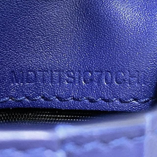 バーバリー 二つ折り 財布 ec-22838 ブルー 8078347 1 札入 未使用 美