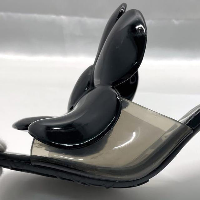 ロエベ ミュール ペタル フラワーサンダル ec-23190 ブラック クリア 美品 22.0cm エナメル レザー 中古 LOEWE アパレル 花 モチーフ クリアサンダル ヒール ピンヒール シューズ 黒 レディース ヒールサンダル 履物 箱付き ブランド 本物 鑑定済み