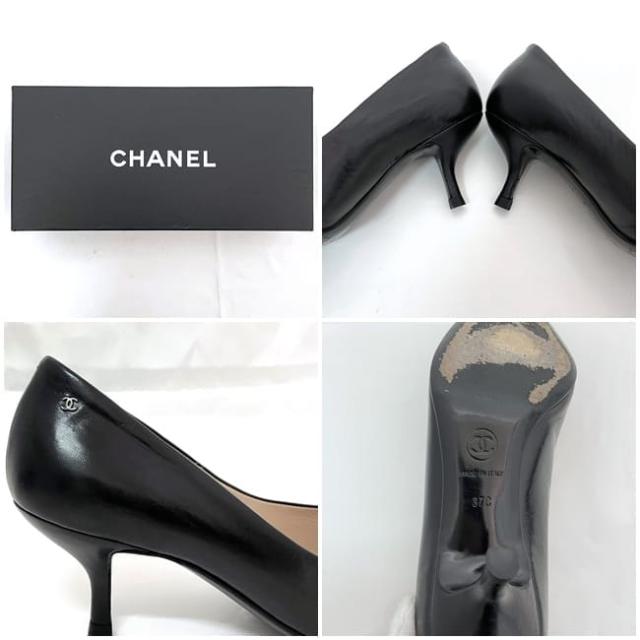 シャネル パンプス ec-23191 ブラック ココマーク 美品 24.0cm レザー 中古 CHANEL シューズ 靴 ワンポイント ロゴ アパレル ヴィンテージ シンプル 定番 人気 箱付き 箱 黒色 黒 革 お洒落 レディース シューズ 通勤 ビジネス 高級感 ブランド 本物 鑑定済み