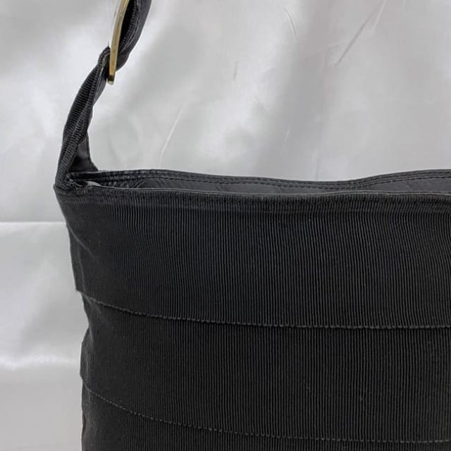 サルヴァトーレ フェラガモ ショルダーバッグ ec-23220 ブラック ヴァラ AU-21 4685 レア キャンバス レザー 中古 Salvatore Ferragamo 肩掛け ファスナー ロゴ 軽い 定番 人気 レディース 鞄 バッグ 黒色 黒 シンプル お洒落 高級感 ブランド 本物 鑑定済み サルヴァトーレ フェラガモ ショルダーバッグ ec-23220 ブラック