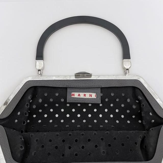 マルニ ハンドバッグ ec-23255 ブラック 美品 がま口 レザー メタル 中古 MARNI パンチング がま口バッグ レア シンプル  定番 人気 お洒落 上品 高級感 エレガント 黒 鞄 バッグ 個性的 モード カジュアル レディース 女性 メンズ 男性 ブランド 本物 鑑定済み マルニ ハンドバッグ ec-23255 ブラック 美品 がま口 レザー メタル