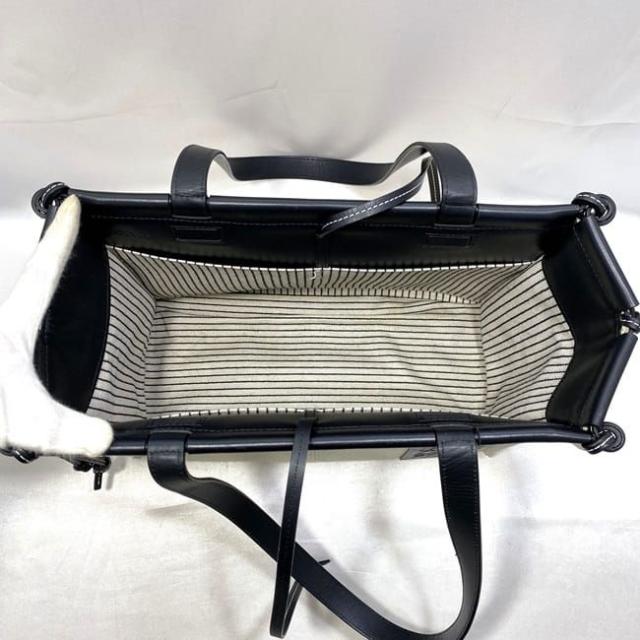 ロエベ トートバッグ クッショントート f-21580 ナチュラルホワイト ブラック アナグラム 330.02AB90 美品 キャンバス レザー 中古 702028 LOEWE ロゴ 肩掛け 自立 軽い 書類 キャンバストート 白 人気 定番 通勤 通学 女性 お洒落 黒 ブランド 本物 鑑定済み