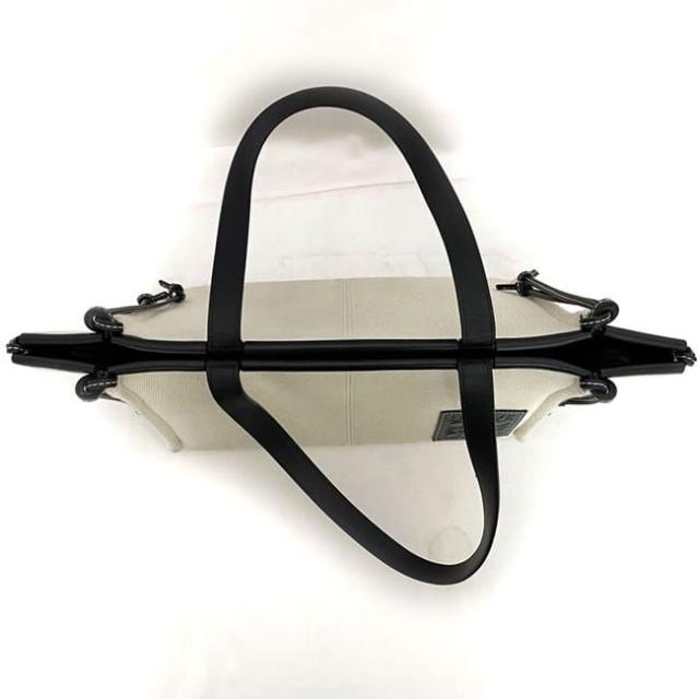 ロエベ トートバッグ クッショントート f-21580 ナチュラルホワイト ブラック アナグラム 330.02AB90 美品 キャンバス レザー 中古 702028 LOEWE ロゴ 肩掛け 自立 軽い 書類 キャンバストート 白 人気 定番 通勤 通学 女性 お洒落 黒 ブランド 本物 鑑定済み