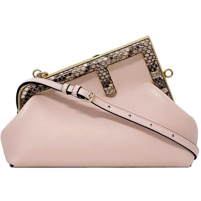 フェンディ 2way バッグ ファースト スモール ショルダーバッグ f-21702 ピンク エフイズ 8BP129 未使用 美品 レザー パイソン Sランク FENDI 蛇 クラッチバッグ パーティバッグ 蛇革 ロゴ 本革 リアルレザー ミニバッグ クロスボディ ブランド 本物 鑑定済み