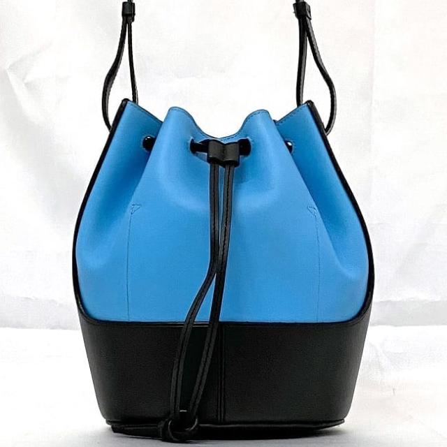 ロエベ ショルダーバッグ f-22495 ライトブルー ブラック バルーン 326.76AC31 巾着 美品 レザー 中古 522003 LOEWE 肩掛け 青 黒 クロスボディ アナグラム バイカラー 巾着バッグ レディース メンズ バイカラー 巾着ショルダー ダイス ブランド 本物 鑑定済み