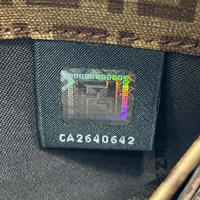 フェンディ ラウンドファスナー 長財布 ec-23909 ブラウン ズッキーノ